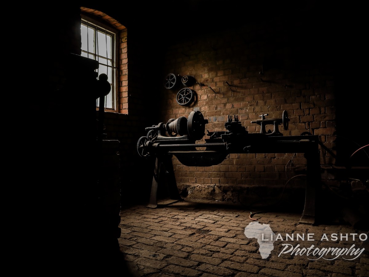 Photographing the old blacksmith at Kings&nbsp;Grant